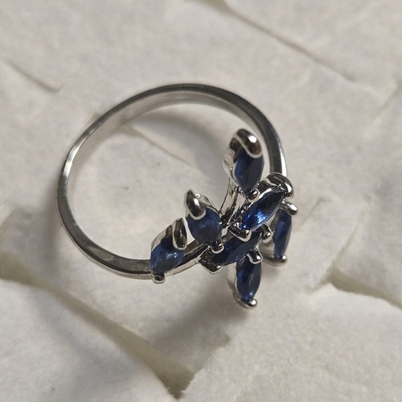 Saphire Blue Vine Ring Sz.7 - Picture 3 of 3